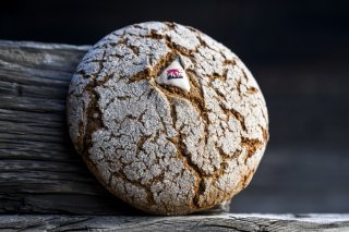 Un pain de seigle valaisan AOP élaboré à Fiesch dans le Haut-Valais.